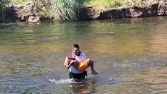 Un niño se ahogaba en un río de Córdoba y fue rescatado por un policía que se encontraba en el lugar. Un niño se ahogaba en un río de Córdoba y fue rescatado por un policía que se encontraba en el lugar.