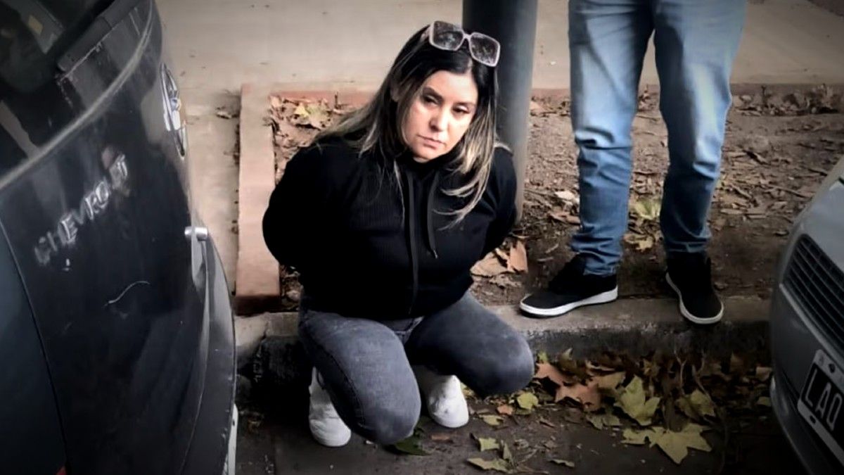 Cayó la falsa médica: la policía detuvo a la profesora de plástica que atendía con título trucho