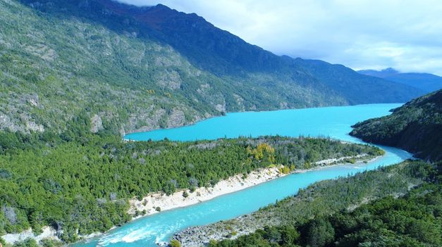 Lago Puelo se transformó en un importante centro turístico y productivo dentro de la Comarca de los Andes del Paralelo 42º.