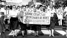 El negacionismo, iniciado en la misma dictadura, choquó siempre con la lucha de madres y abuelas de Plaza de Mayo.