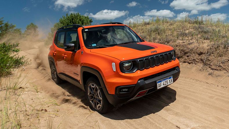 La versión Trailhawk de Jeep cuenta con motor turbo y tracción 4x4.