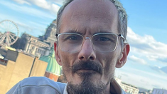 Los detalles del estudio al streamer galo. Los detalles del estudio al streamer galo.