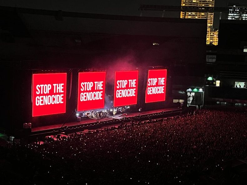 El ex Pink Floyd utiliza su música para transmitir un mensaje de paz en un mundo convulsionado.
