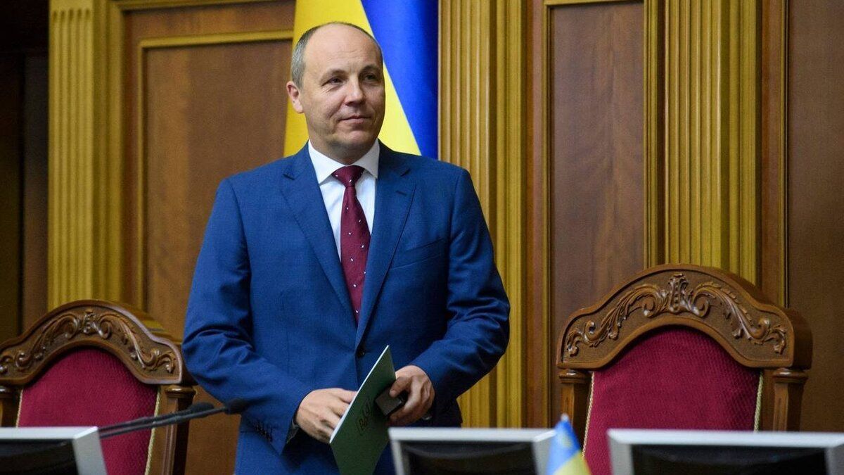 Ucrania: asesinaron a tiros al expresidente del Parlamento y buscan al atacante