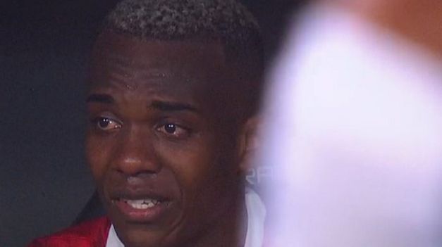 Quiñónez se largó a llorar tras ser sustituido.