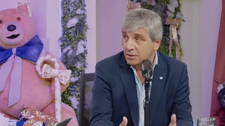 Luis Caputo defendió el nuevo esquema de bandas con techo modificándose al ritmo de la inflación.