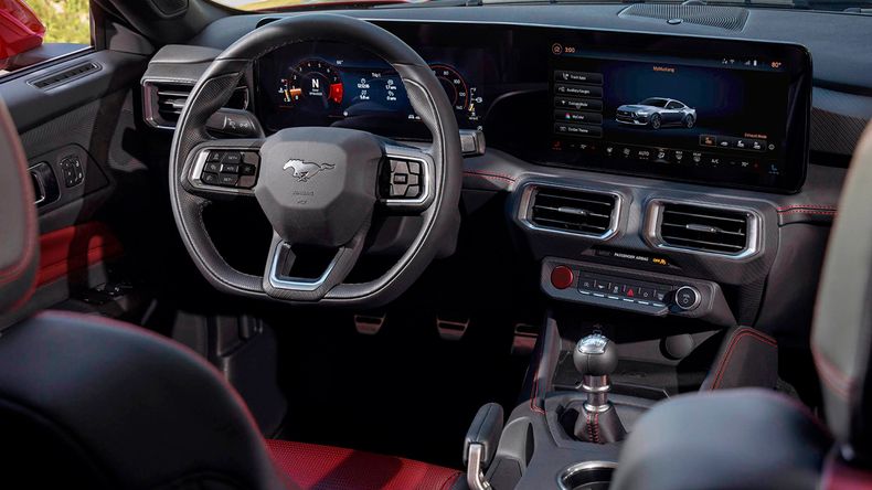 Instrumental digital integrado a la central multimedia en el nuevo Mustang.