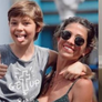 Tomás denunció a su mamá influencer por maltrato.