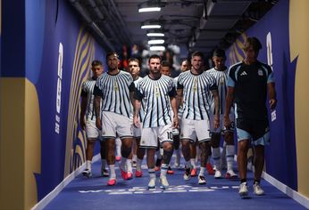 Los jugadores de la Selección en la previa al partido.