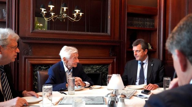 Sergio Massa junto a Jack Rosen.