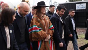 Villarruel junto al presidente de la UCR, Leonel Chiarella, y a Gustavo Puccini, ministro de Desarrollo Productivo de Santa Fe.