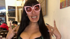 La inluencer trans se hizo conocida por subir contenido bizarro que grababa en el tren a las redes sociales. La inluencer trans se hizo conocida por subir contenido bizarro que grababa en el tren a las redes sociales.