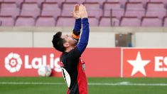 El homenaje de Messi a Maradona luego de su fallecimiento. El homenaje de Messi a Maradona luego de su fallecimiento.