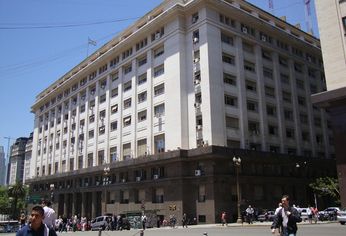 En abril la recaudación fiscal aumentó casi un 58% interanual y superó los $13 billones.