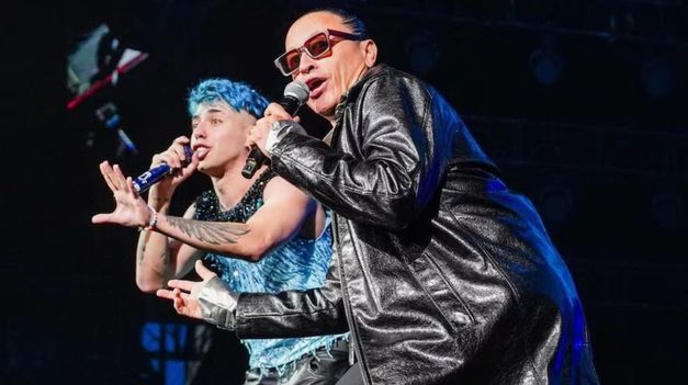 Luck Ra y Elvis Crespo presentaron Suavemente en versión cuarteto.