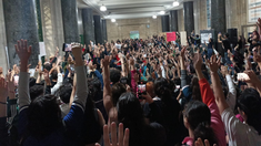 “La verdad que ver esas imágenes causan mucho escozor y mucha pena, afirmó Adorni sobre los incidentes en la Universidad Nacional de Quilmes.&nbsp;