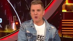 Del Moro es el conductor del programa. Del Moro es el conductor del programa.