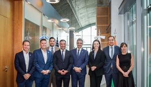 Macri y Suárez visitaron al Centro de Monitoreo Urbano junto al ministro Waldo Wolff. Macri y Suárez visitaron al Centro de Monitoreo Urbano junto al ministro Waldo Wolff.