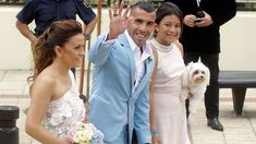 Tevez saluda a la prensa Tevez saluda a la prensa