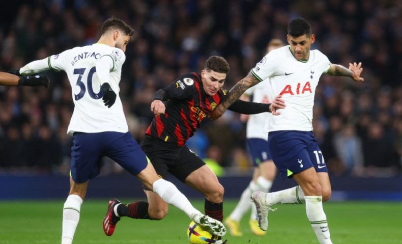 El Tottenham de Cuti Romero venció al Manchester City de Julián Álvarez por la Premier League.