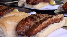 El restaurante de Buenos Aires que tiene mollejas crocantes y choripán con criollla El restaurante de Buenos Aires que tiene mollejas crocantes y choripán con criollla