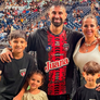 Lucas Trejo junto a su familia.