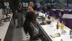 Mavinga arremetió contra Danelik: Sos una perra Mavinga arremetió contra Danelik: Sos una perra