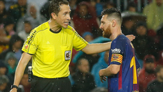 Denuncian una red de corrupción para favorecer al Barcelona de Lionel Messi. Denuncian una red de corrupción para favorecer al Barcelona de Lionel Messi.