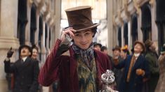 La historia de cómo el mayor inventor, mago y chocolatero se convirtió en el amado Willy Wonka. La historia de cómo el mayor inventor, mago y chocolatero se convirtió en el amado Willy Wonka.