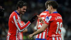 Rodrigo De Paul y Julián Álvarez calentaron la previa. Rodrigo De Paul y Julián Álvarez calentaron la previa.