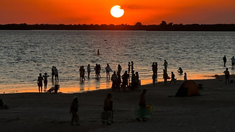 Su ubicación estratégica lo convierte en un punto de encuentro para turistas de Rosario, Buenos Aires y Uruguay. Su ubicación estratégica lo convierte en un punto de encuentro para turistas de Rosario, Buenos Aires y Uruguay.