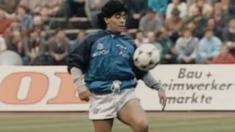Diego Armando Maradona y una entrada en calor única. Diego Armando Maradona y una entrada en calor única.