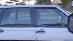 El automóvil no tenia un conductor. El automóvil no tenia un conductor.