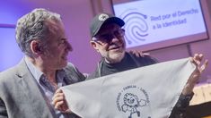 Abuelas lanzó en Uruguay una campaña para encontrar nietos y nietas apropiados durante las dictaduras Abuelas lanzó en Uruguay una campaña para encontrar nietos y nietas apropiados durante las dictaduras