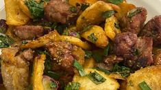 su larga trayectoria incluye haber sido anfitrión de importantes orquestas de tango en los años cincuenta y ser semillero de figuras del fútbol como Gonzalo Pipita Higuaín su larga trayectoria incluye haber sido anfitrión de importantes orquestas de tango en los años cincuenta y ser semillero de figuras del fútbol como Gonzalo Pipita Higuaín