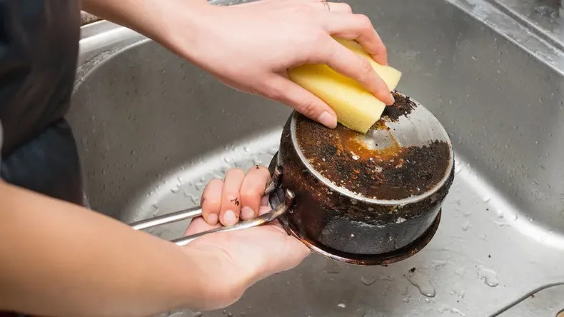 Cómo limpiar una olla quemada con bicarbonato. Cómo limpiar una olla quemada con bicarbonato.