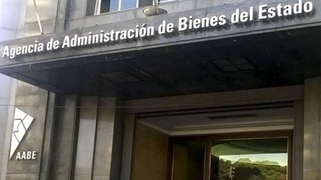 El Poder Ejecutivo deberá autorizar previamente a la Agencia de Administración de Bienes del Estado para gestionar y vender inmuebles.