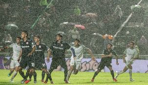 Por el temporal se suspendió el partido entre Banfield e Independiente
