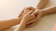 Jubilados y AUH podrán solicitar el Subsidio de contención familiar. Jubilados y AUH podrán solicitar el Subsidio de contención familiar.