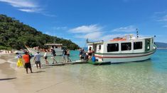 Solo se puede llegar a la isla en embarcaciones autorizadas. Solo se puede llegar a la isla en embarcaciones autorizadas.