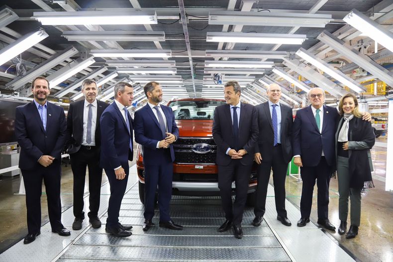 Sergio Massa anunció más inversiones para las automotrices y reglamentación de la ley de impulso al sector