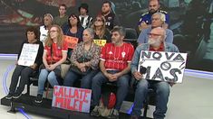 Jubilados e hinchas que participaron de la marcha de este miércoles. Jubilados e hinchas que participaron de la marcha de este miércoles.