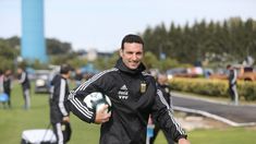 Lionel Scaloni no viajará con la Selección Argentina a Chile. Lionel Scaloni no viajará con la Selección Argentina a Chile.