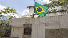 La oposición de Venezuela había denunciado asedio y corte de electricidad en la embajada argentina.&nbsp;