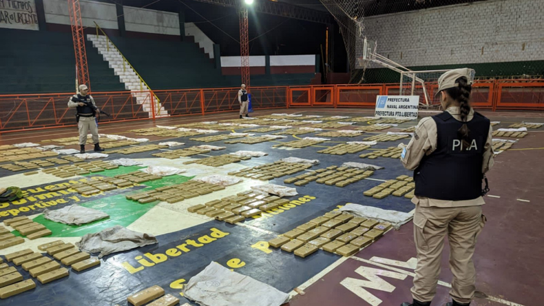 Misiones: Prefectura incautó un cargamento de marihuana y cocacína valuado en 810 millones de pesos
