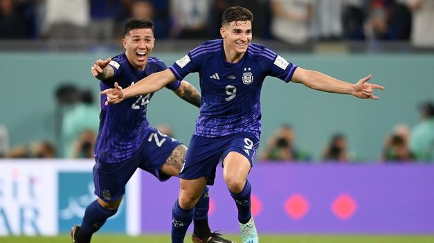 Julián Álvarez jugó de titular y puso el 2 a 0 frente a Polonia