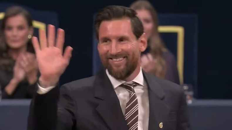 Messi se sacó una foto con la azul y oro.&nbsp;