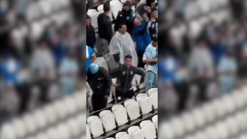 Apuntaron a uno de los hinchas de Racing.