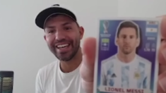 El Kun Aguero se sorprendió cuando le tocó la figurita difícil. El Kun Aguero se sorprendió cuando le tocó la figurita difícil.