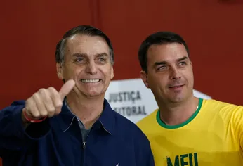 Jair Bolsonaro designó al mayor de sus hijos, el senador Flavio, como su heredero político.